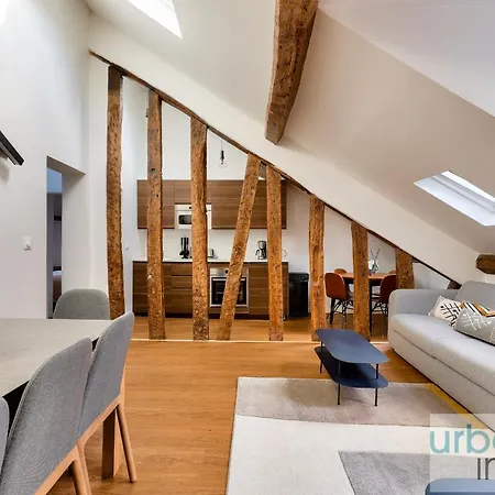 Urban Flat 117 - Charming 3bdr In *