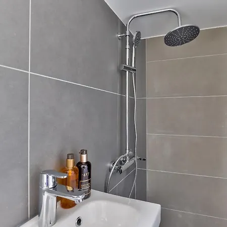 Lejlighed Urban Flat 117 - Charming 3bdr In