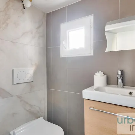 Urban Flat 117 - Charming 3bdr In *