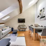 Urban Flat 117 - Charming 3bdr In *