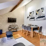 Urban Flat 117 - Charming 3bdr In Apartament Paryż